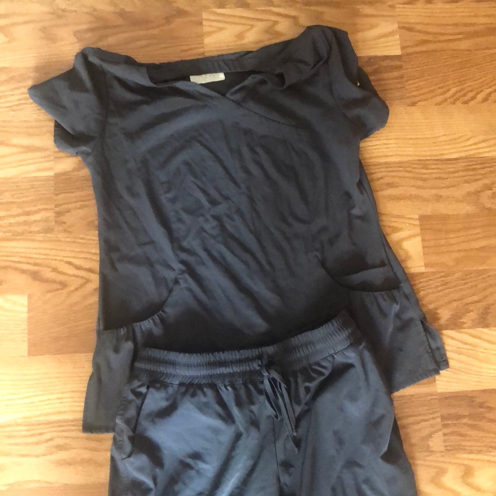 Scrubs set